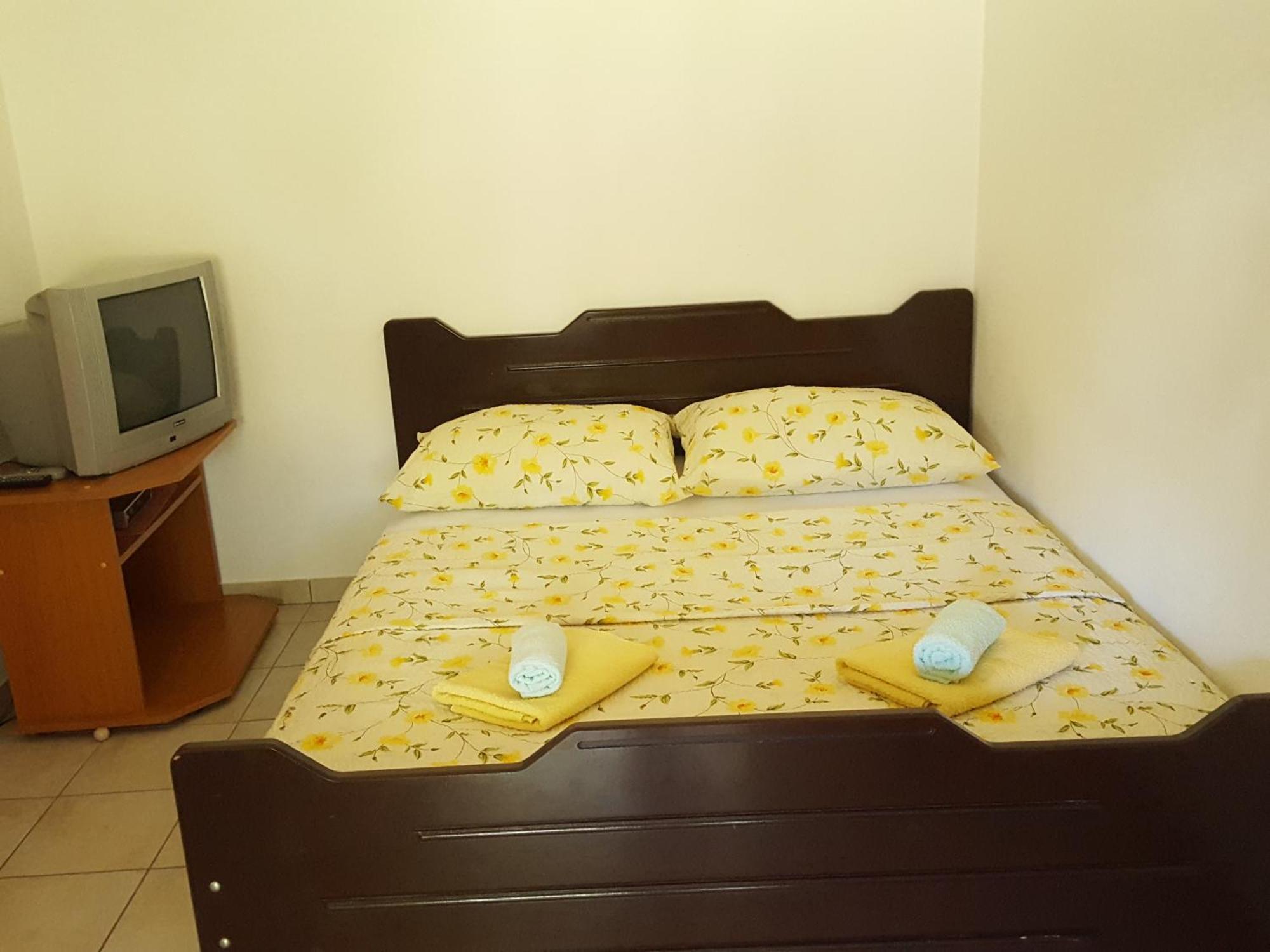 Mirakul Apartment Lopar