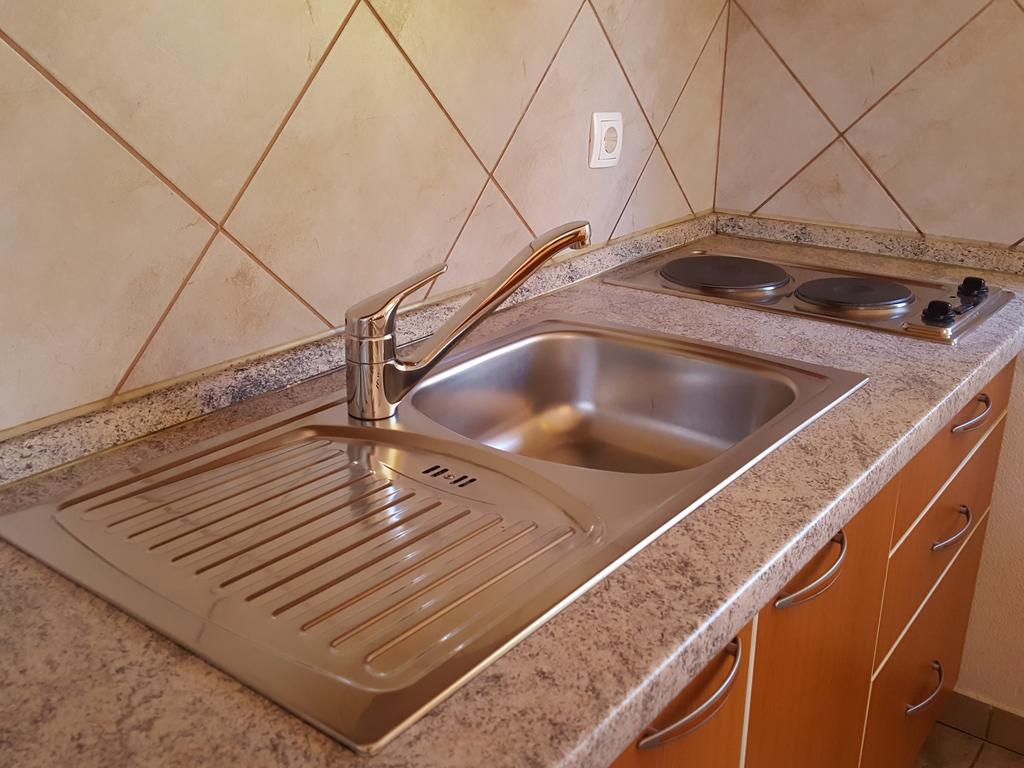 Mirakul Apartment Lopar