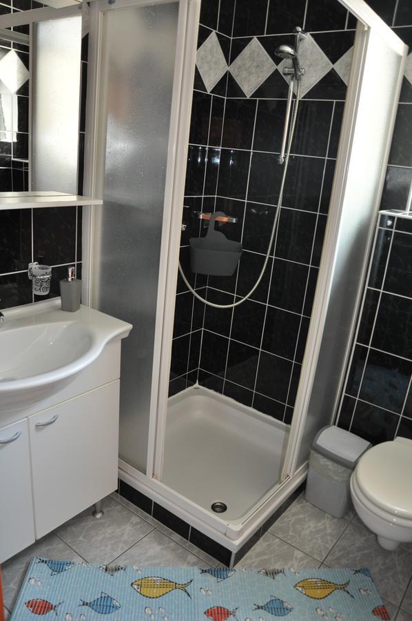 Mirakul Apartment Lopar