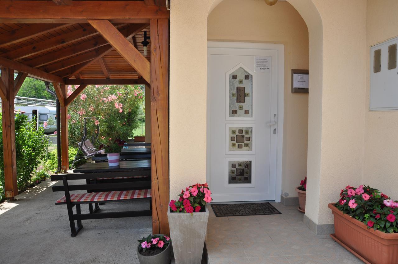Mirakul Apartment