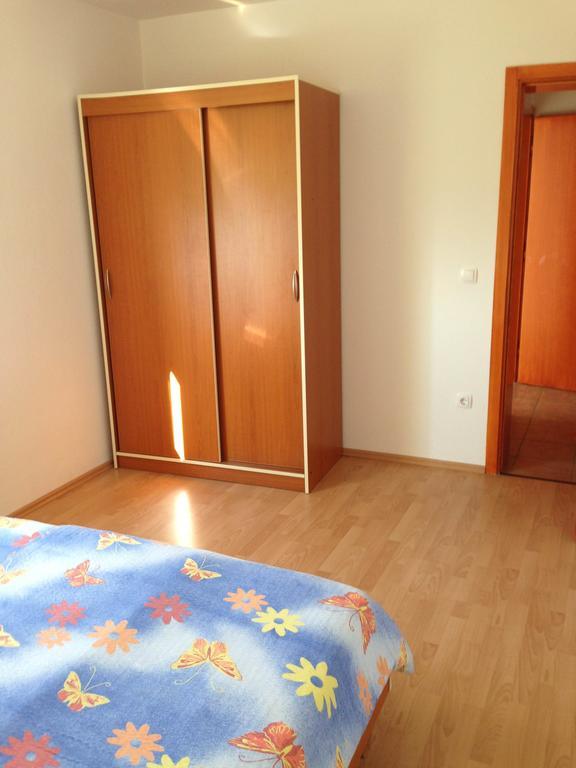 Apartment Mirakul Lopar